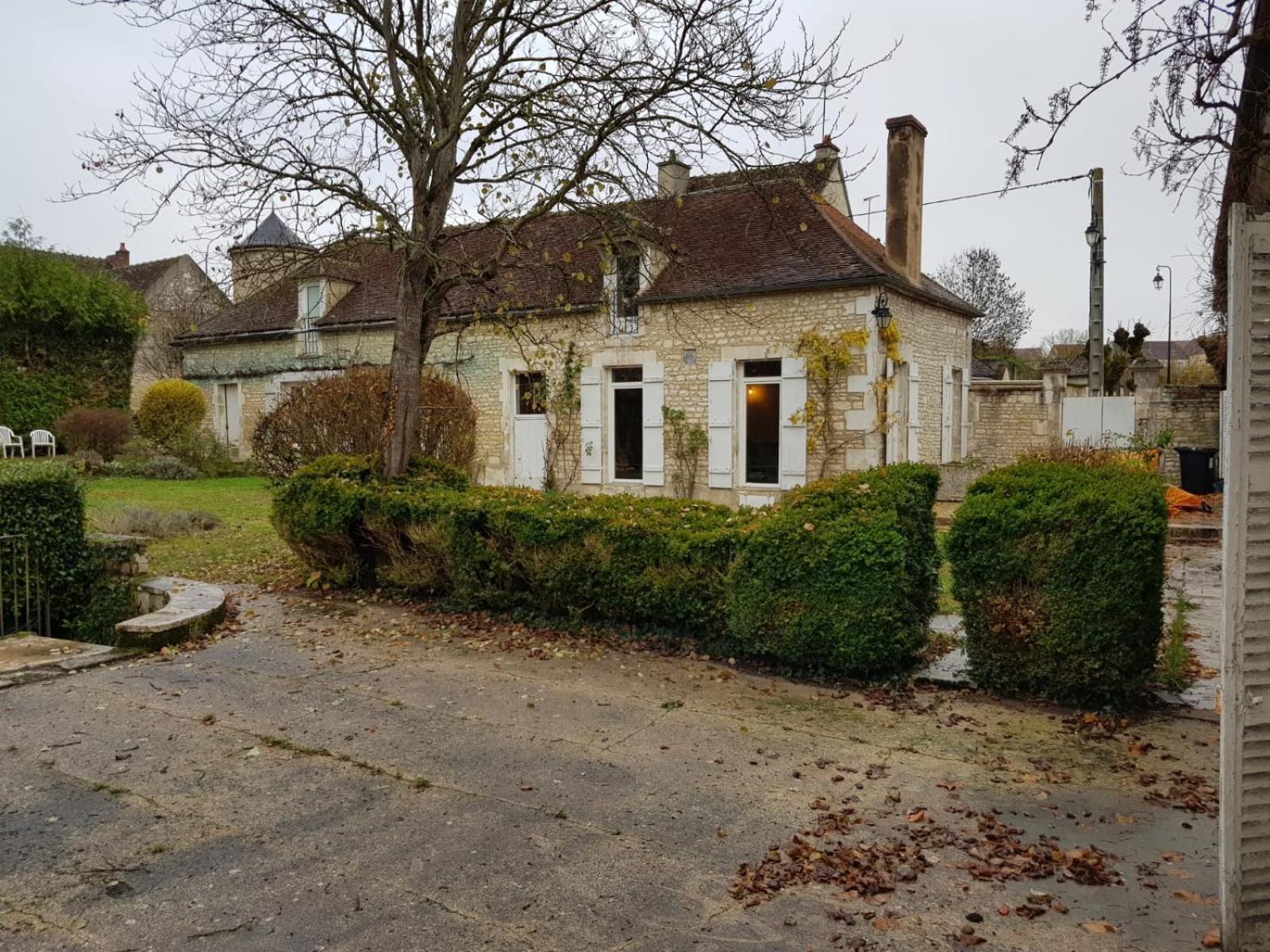 Les Oiseaux De Passage Bed and Breakfast Escolives-Sainte-Camille Exteriör bild