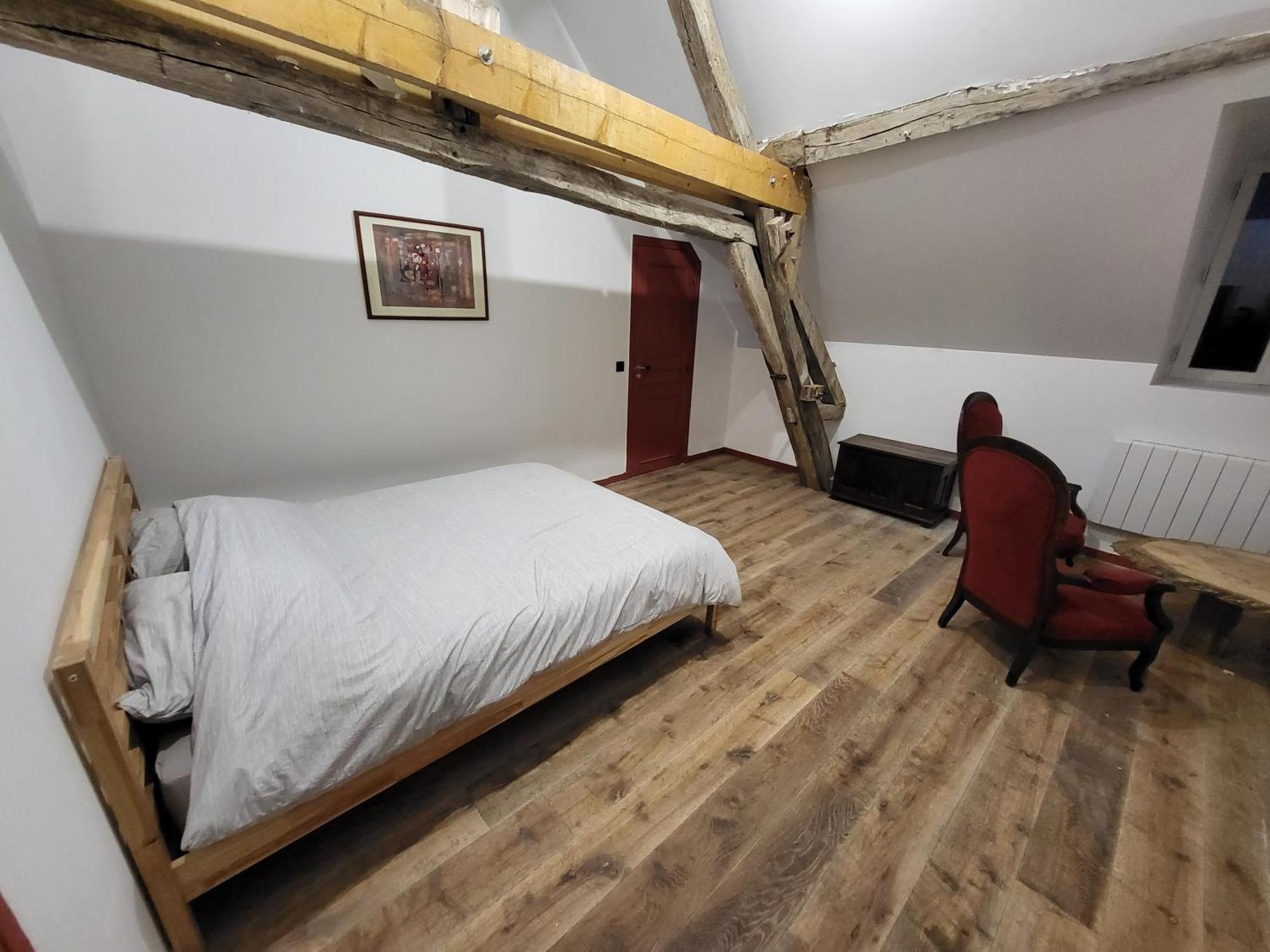 Les Oiseaux De Passage Bed and Breakfast Escolives-Sainte-Camille Exteriör bild